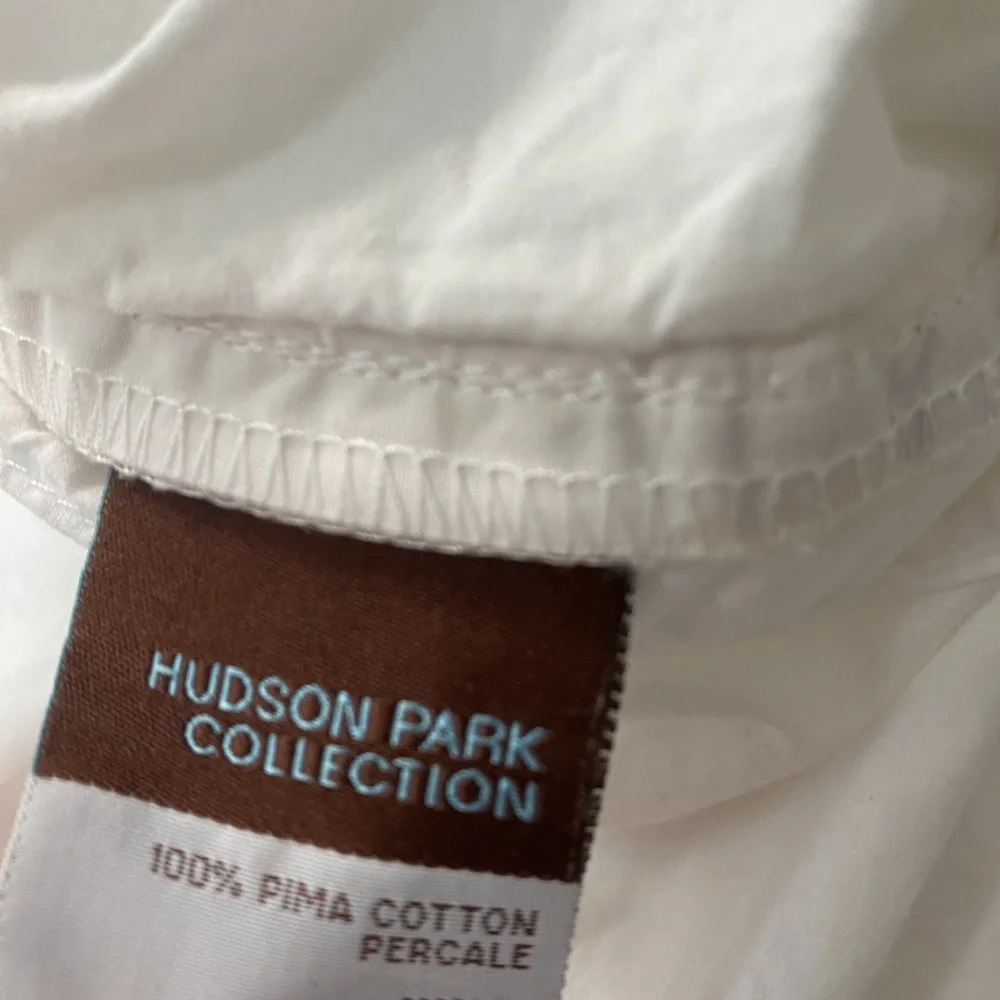 Hudson Park Collection Duvet with 2 pillowcases size King